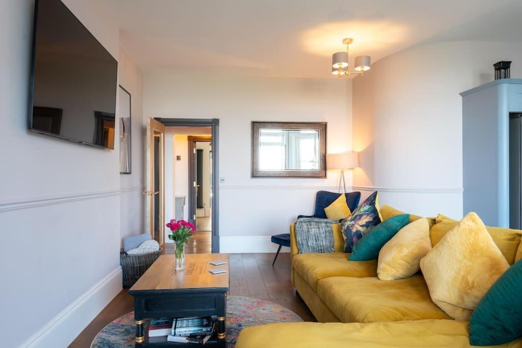 Stylish Beachfront Bolthole With Stunning Sea Views And Luxury Touches Herne Bay Exterior foto