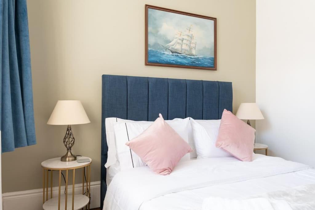 Stylish Beachfront Bolthole With Stunning Sea Views And Luxury Touches Herne Bay Exterior foto